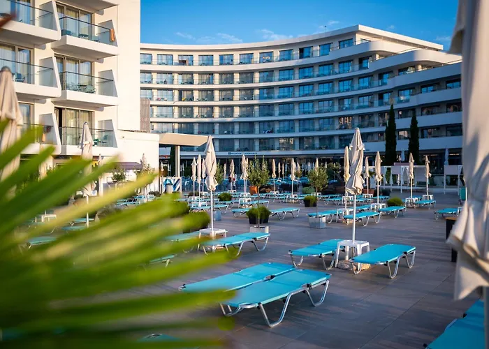 Astoria Hotel All Inclusive- Private Beach & Beach Club
