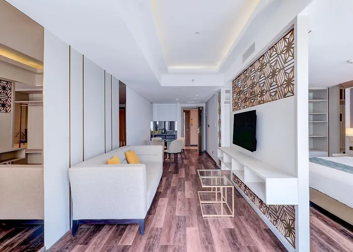 Sunday Hotel Arshika Sunset Road