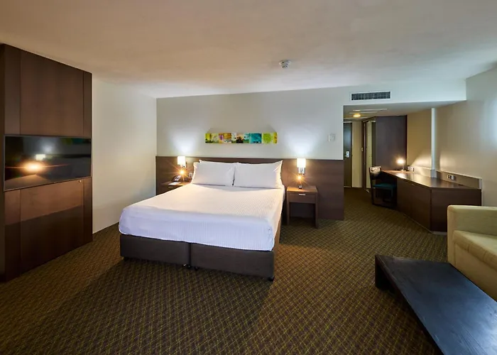 Cairns Harbourside Hotel