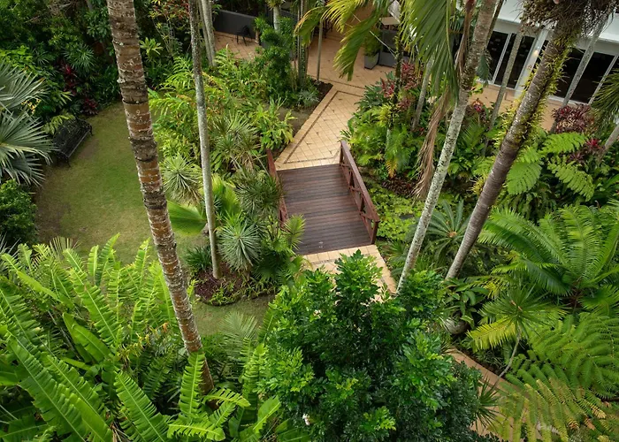 Cairns Harbourside Hotel