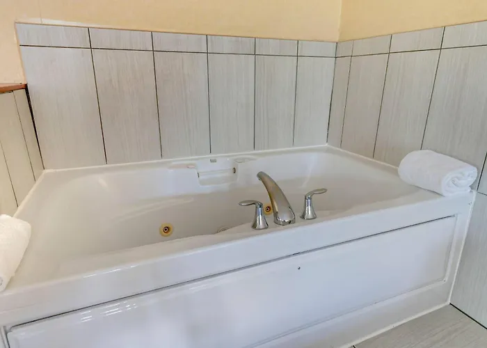 Comfort Suites East