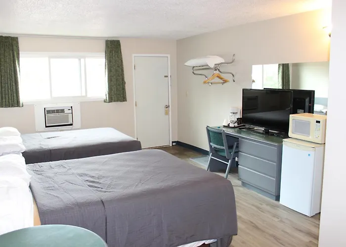 Plains Motor Inn