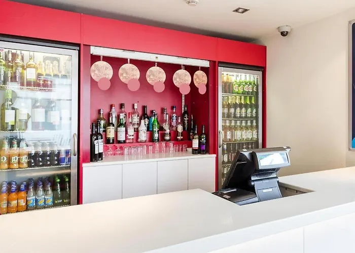 Travelodge Farnborough Central