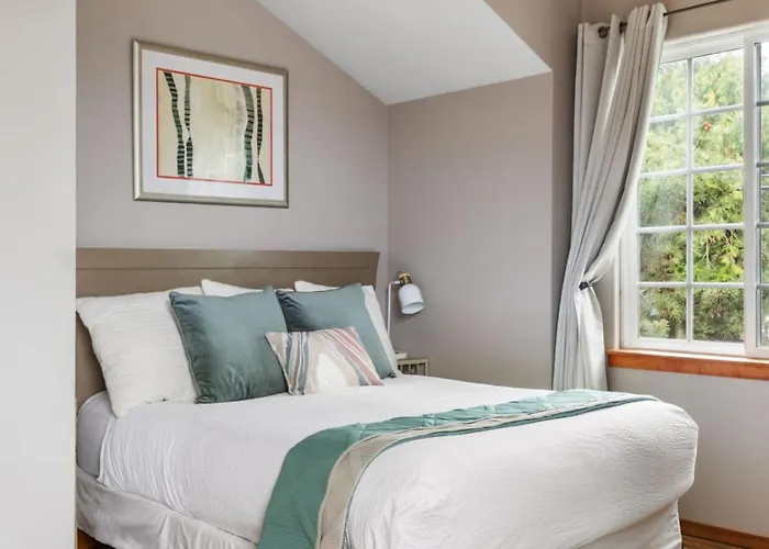 Beaches Inn Townhomes
