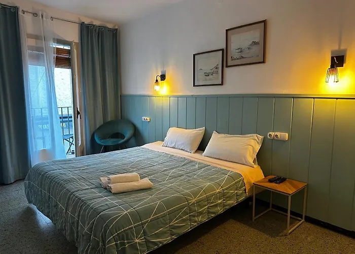 P&R Hostals Maria Rosa