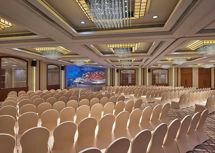 New World Millennium Hong Kong Hotel