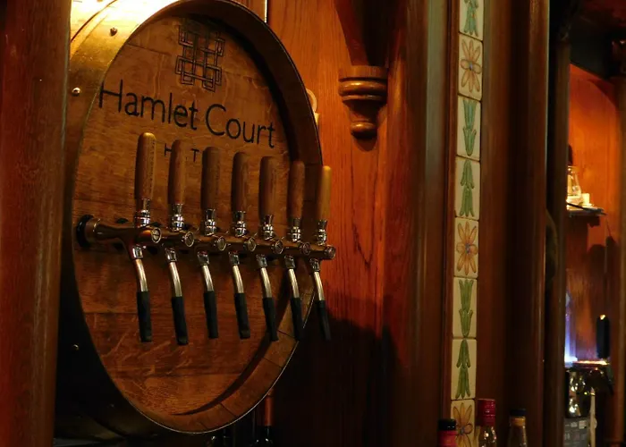 Hamlet Court Hotel