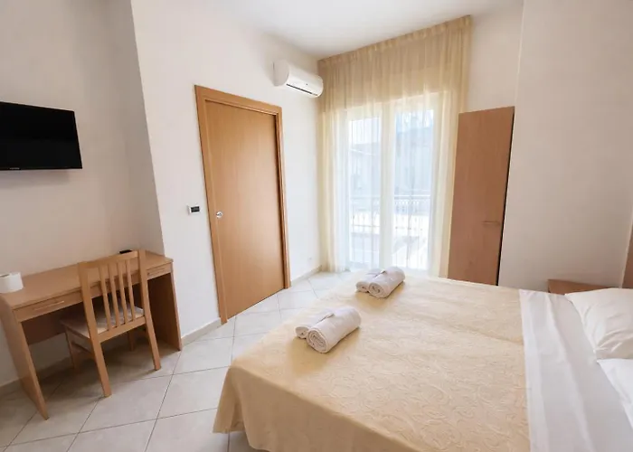 Hotel Favorita Easy Stay Room Only Cesenatico