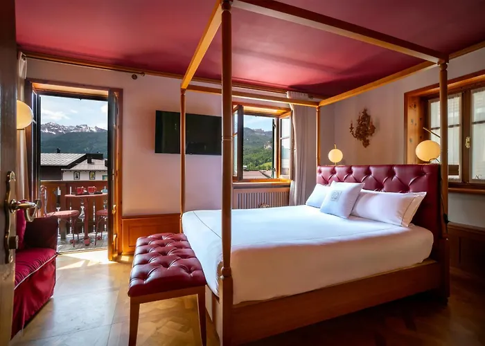 Ambra Cortina Luxury&Fashion Hotel