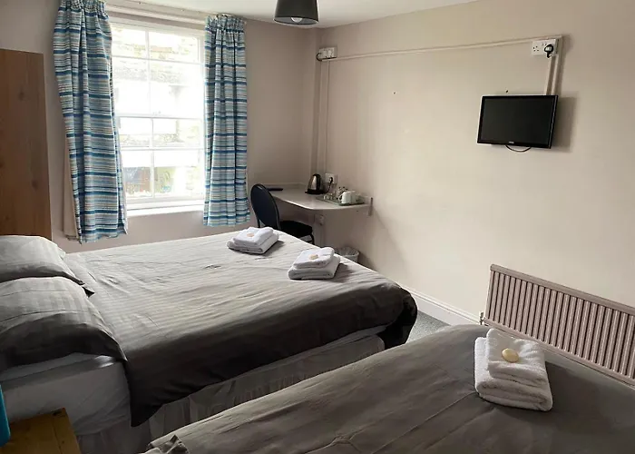 Hampton Hotel & Restaurant
