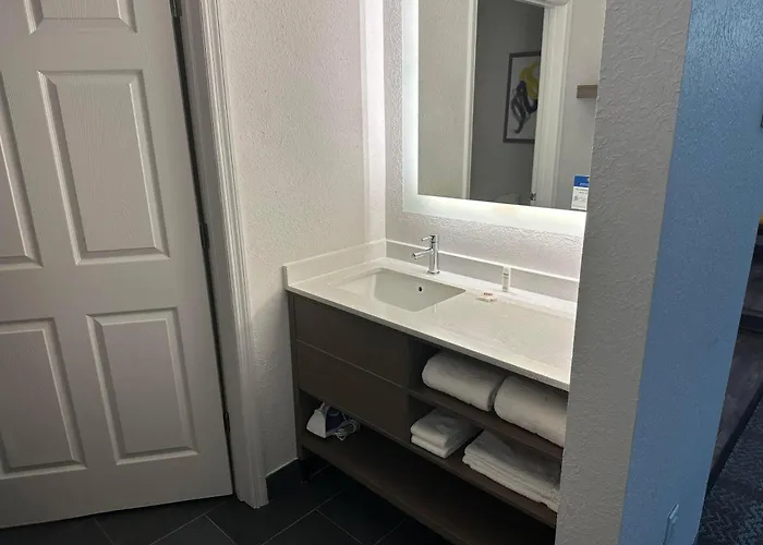 Comfort Inn & Suites Savannah Airport