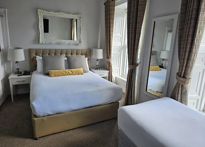 Brogans Bar & Hotel