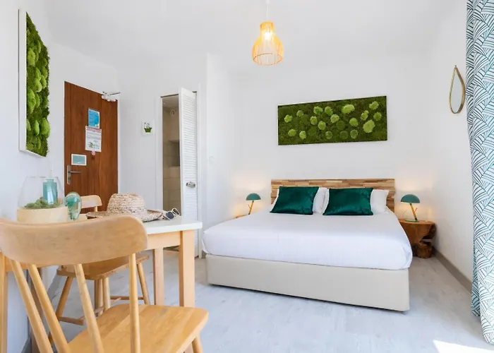 Hôtel Almanarre Plage - Hôtel Eco-Responsable