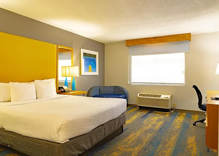 La Quinta By Wyndham Sarasota Downtown