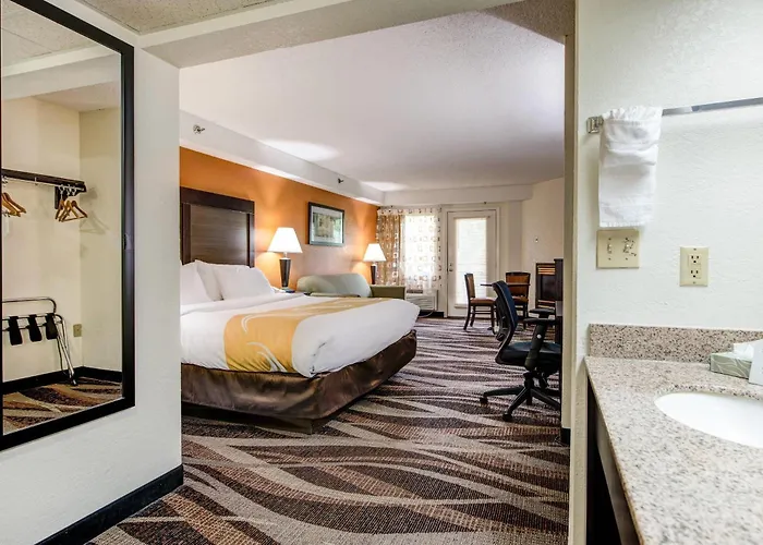 Quality Creekside - Downtown