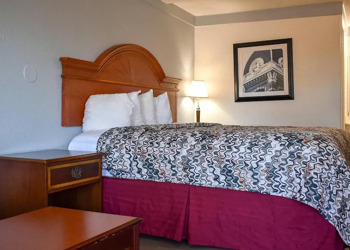 Rodeway Inn Auburn Hills - Detroit