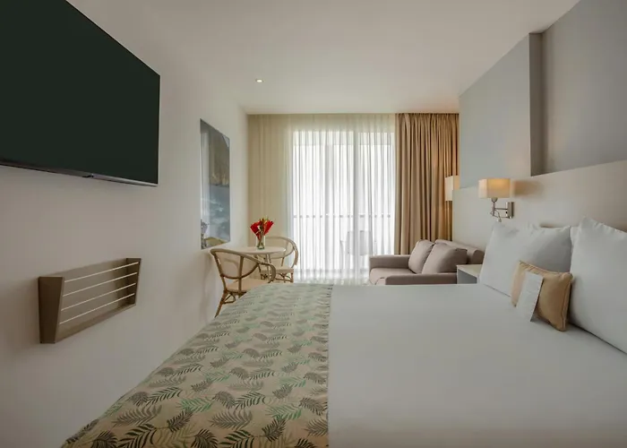Courtyard By Marriott Santa Marta Resort