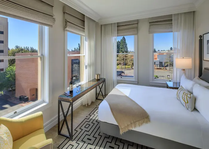 Hotel E