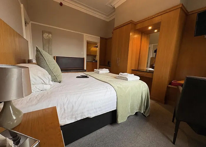 Hedley House Hotel & Apartments