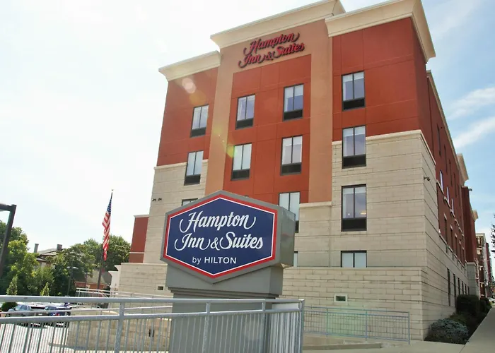 Hampton Inn & Suites Cincinnati / Uptown - University Area