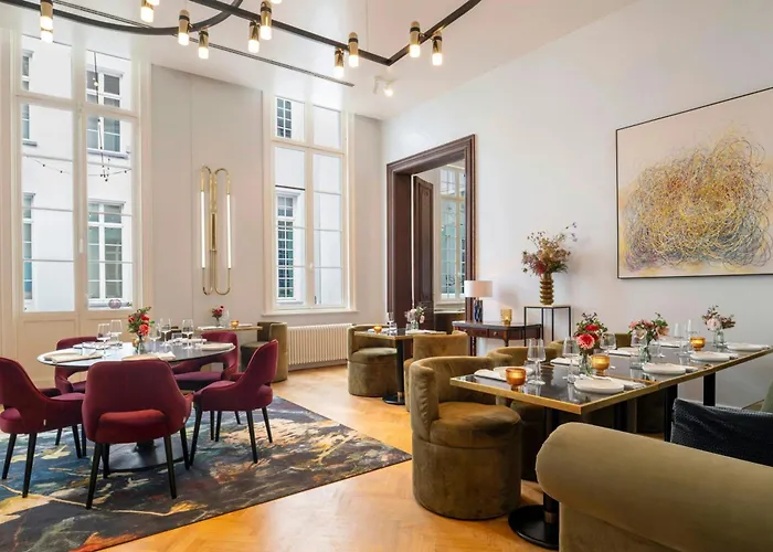 Sapphire House Antwerp, Autograph Collection