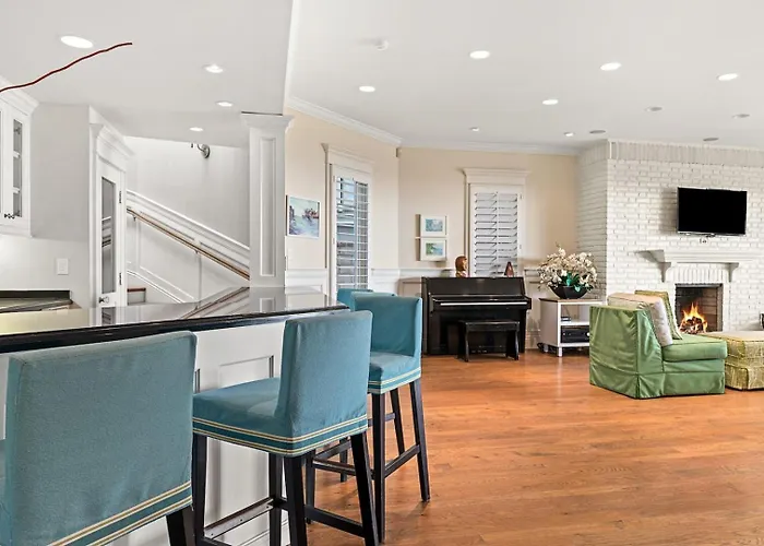 Malibu Dunes By Fieldtrip Expansive Hamptons-Style Estate W Private Beach Backyard