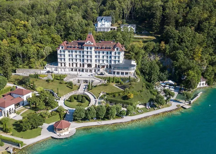 Le Palace De Menthon