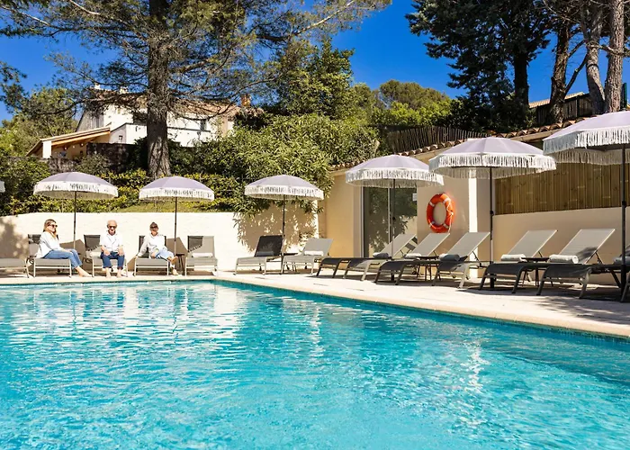 Hotel La Garrigue & Bar Le Perchoir Venasque
