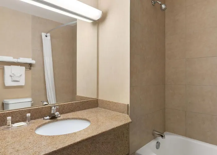 Days Inn By Wyndham London