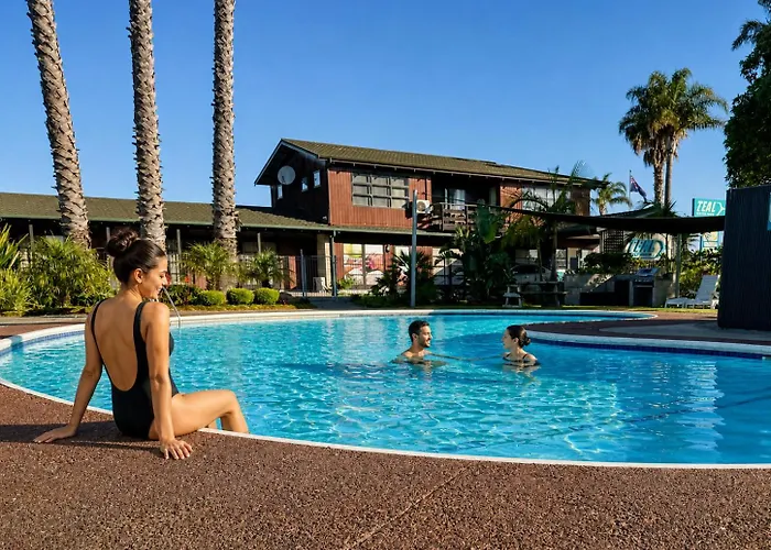 Teal Motor Lodge