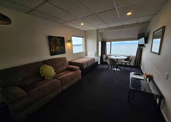 Tui Oaks Motel