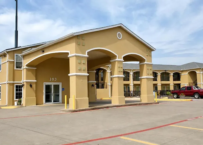 Super 8 By Wyndham Forney/East Dallas