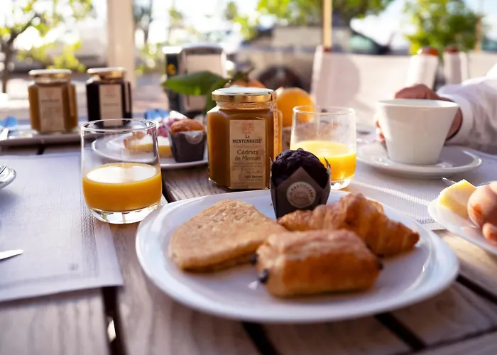 La Dolce Vita Hotel