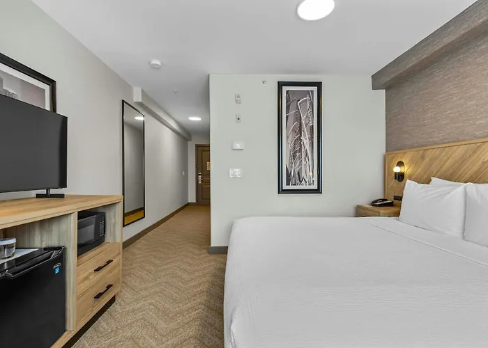 Sandman Hotel & Suites Calgary West