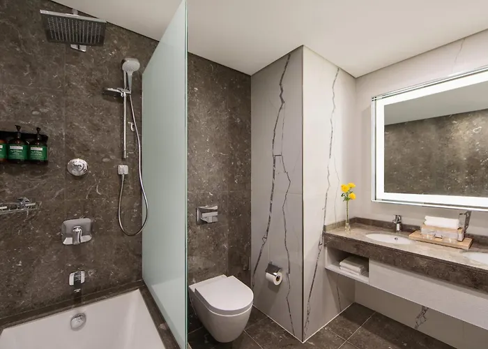 Voco Dubai The Palm By Ihg