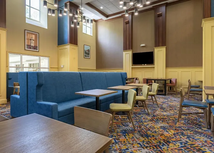 Hampton Inn & Suites Williamsburg Historic District