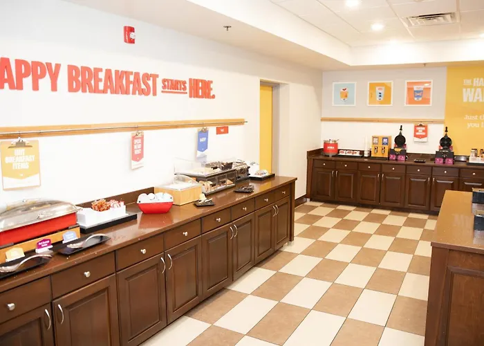 Hampton Inn & Suites - Faxon Exit