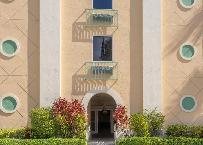 Hutchinson Island Hotel