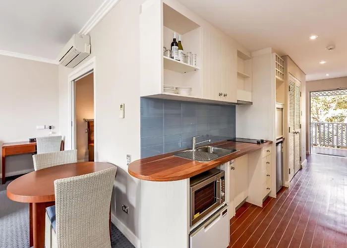 Caves House & Apartments