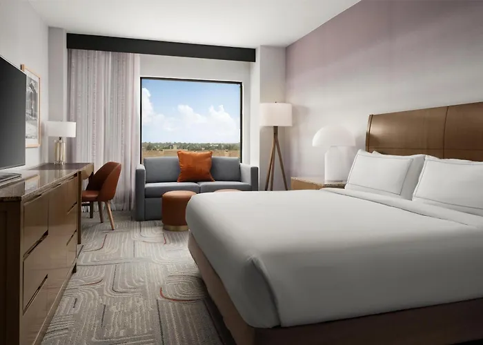 Hotel Zessa Orange County Airport, A Doubletree By Hilton
