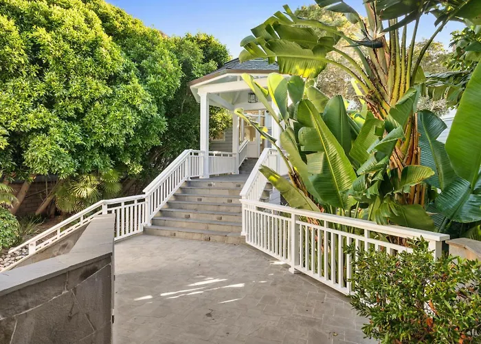 Malibu Dunes By Fieldtrip Expansive Hamptons-Style Estate W Private Beach Backyard