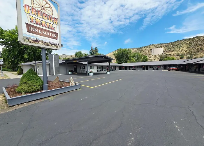 Oregon Trail Inn And Suites