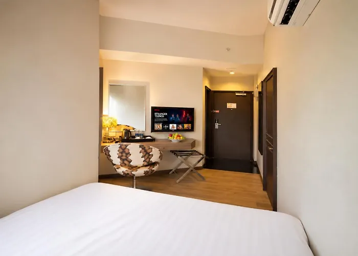 Arenaa Deluxe Hotel