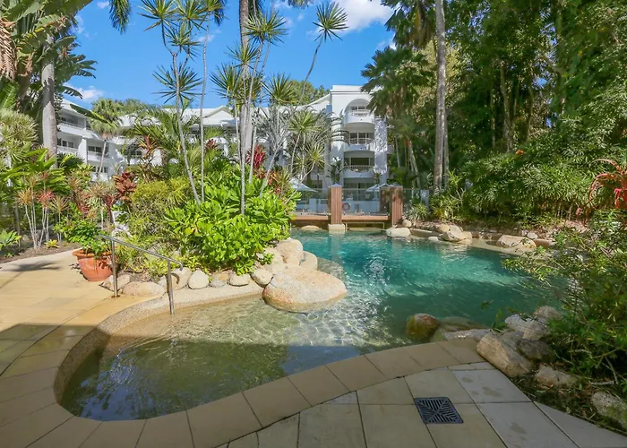Palm Cove Hotels for Romantic Getaway