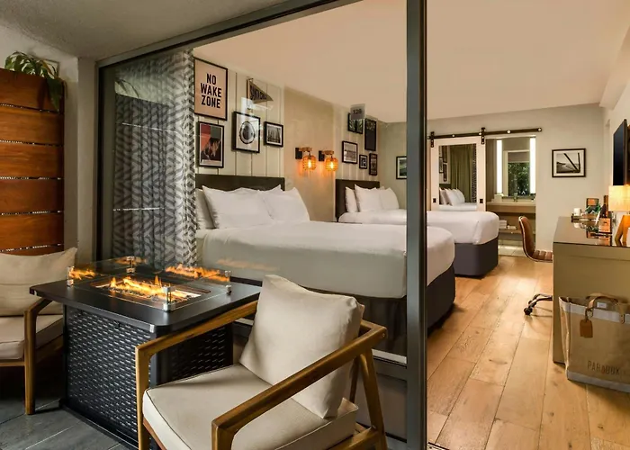 Hotel Paradox, Autograph Collection