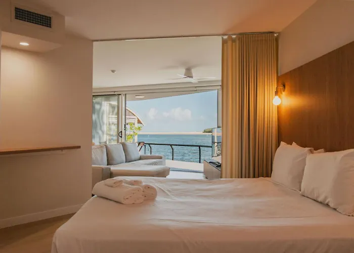 La Promenade Absolute Waterfront Apartments