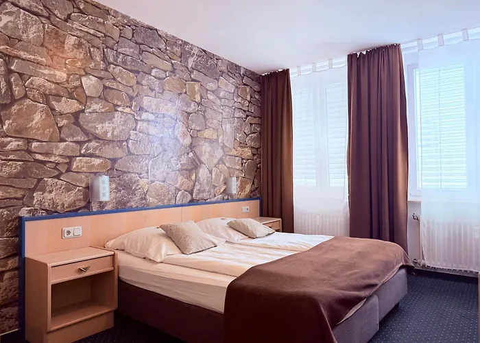 Hotel Stadt Hamburg am Fluss Saarbrücken