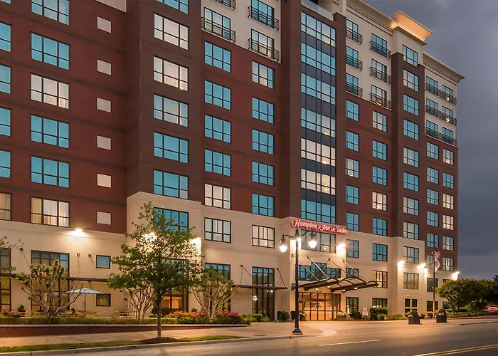 Hampton Inn & Suites /Alexandria Area