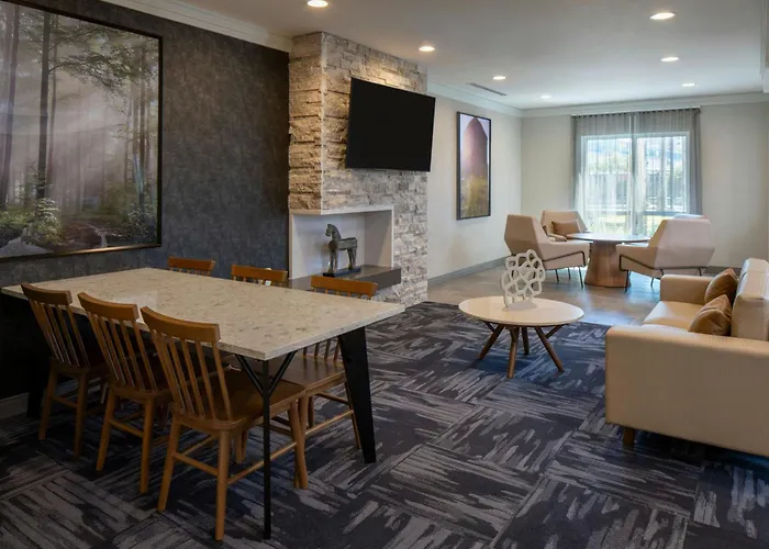 Fairfield Inn & Suites