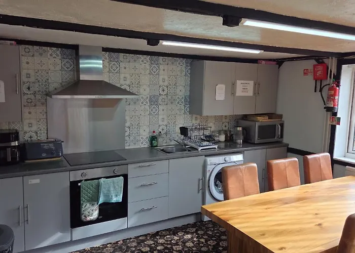 The Horse And Groom Guest House